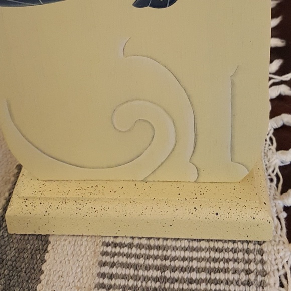 Cute hand painted wood cat - Picture 2 of 3